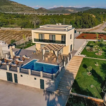 Luxurious Sanctuary With Pool - Three Bedroom With Pool Villa