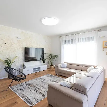 Luxurious Sanctuary With Pool - Three Bedroom With Pool Villa